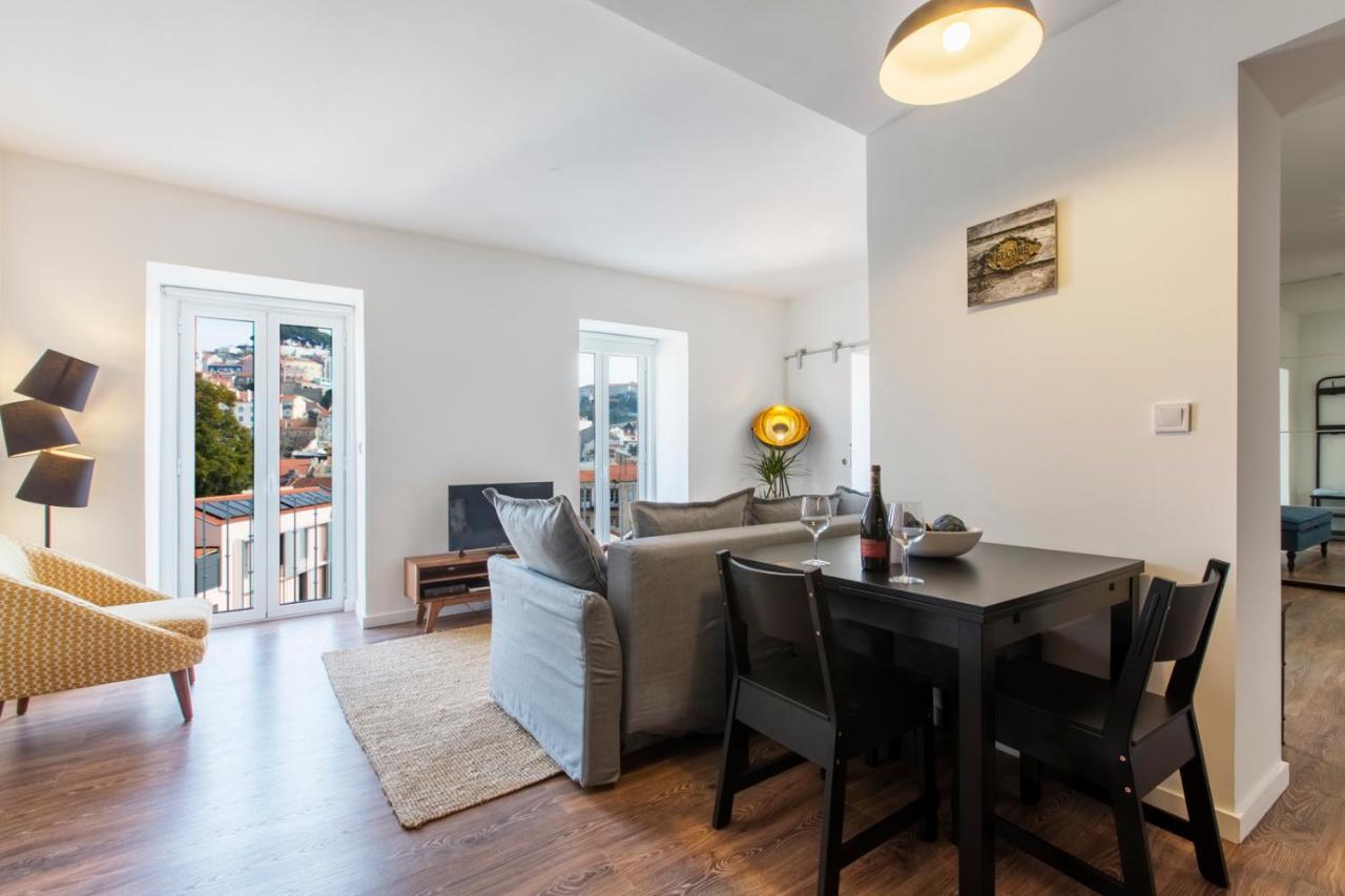 Amazing Downtown Apt With Small Balcony With View Over The Castle Lisboa Exterior foto