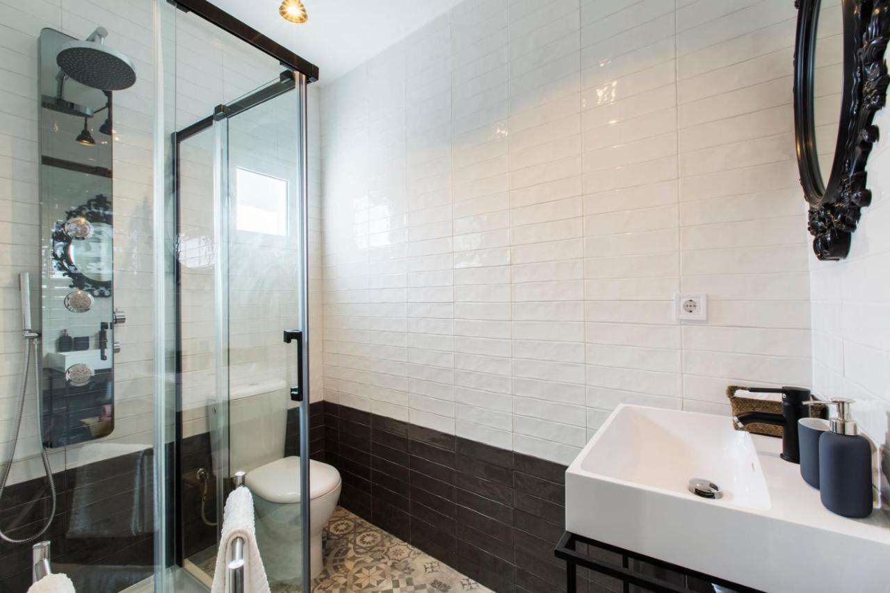 Amazing Downtown Apt With Small Balcony With View Over The Castle Lisboa Exterior foto